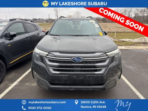 Used 2025 Subaru Forester Premium image 2