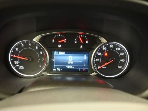 Used 2023 GMC Acadia SLE w/ Driver Convenience Package image 23