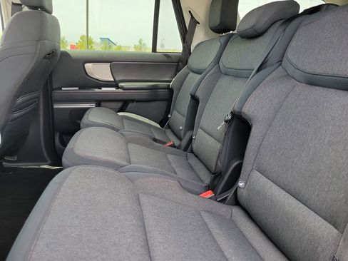 Used 2025 Ford Expedition Active RWD image 13