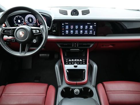 Certified 2025 Porsche Cayenne Coupe AWD/4WD image 6