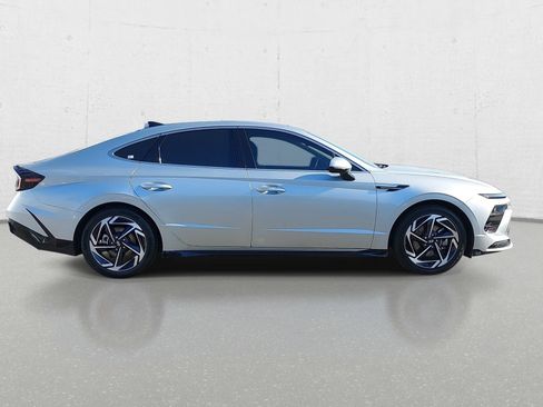 Used 2024 Hyundai Sonata SEL w/ Convenience Package FWD image 4