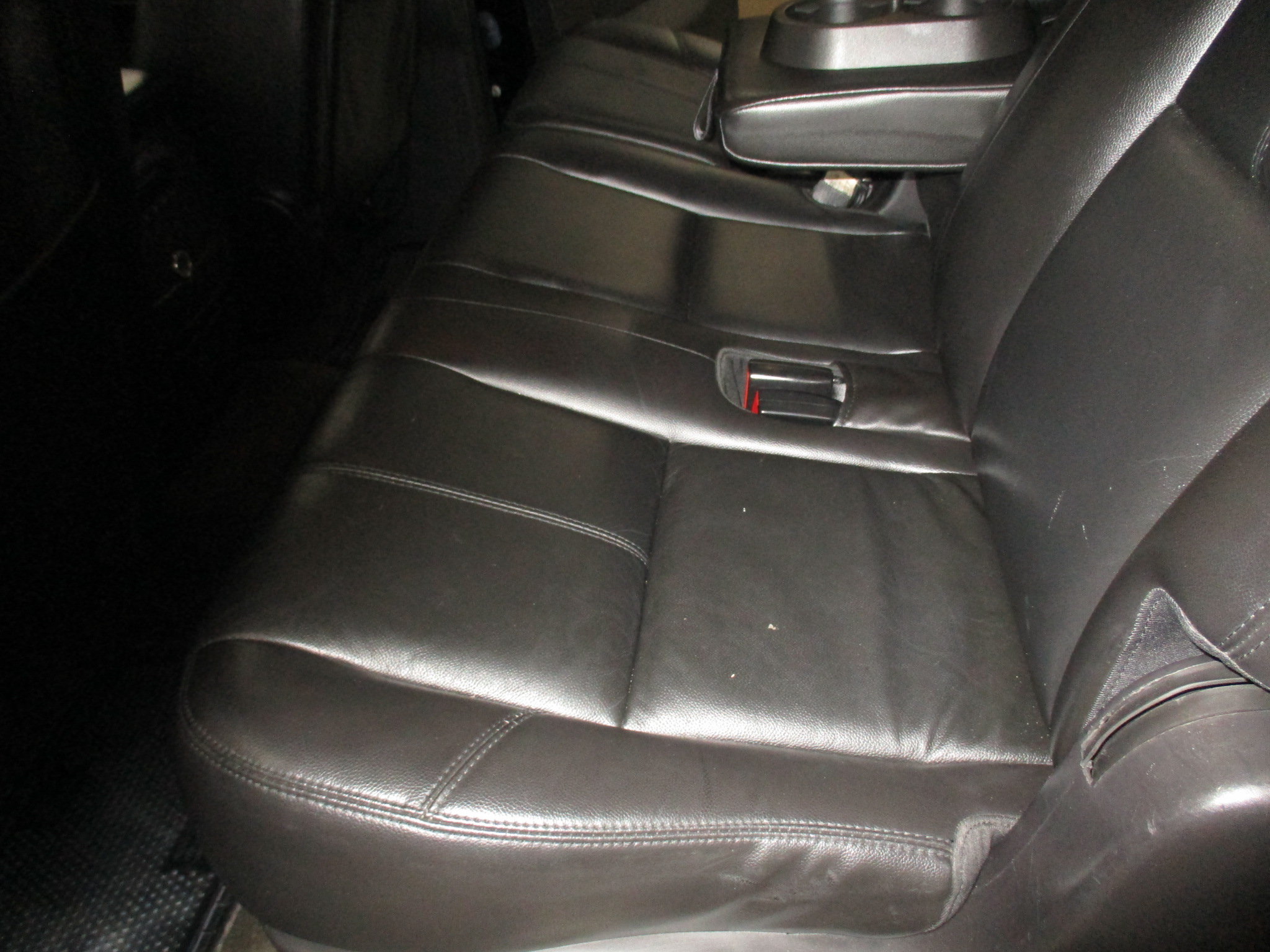 Used 2007 Chevrolet Suburban 2500 LT w/ LT Preferred Equipment Group AWD/4WD image 19