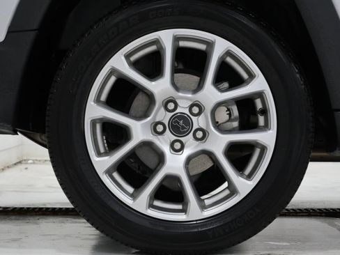 Used 2025 Jeep Compass Limited AWD/4WD image 9