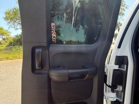 Used 2010 Chevrolet Silverado 1500 LS image 16