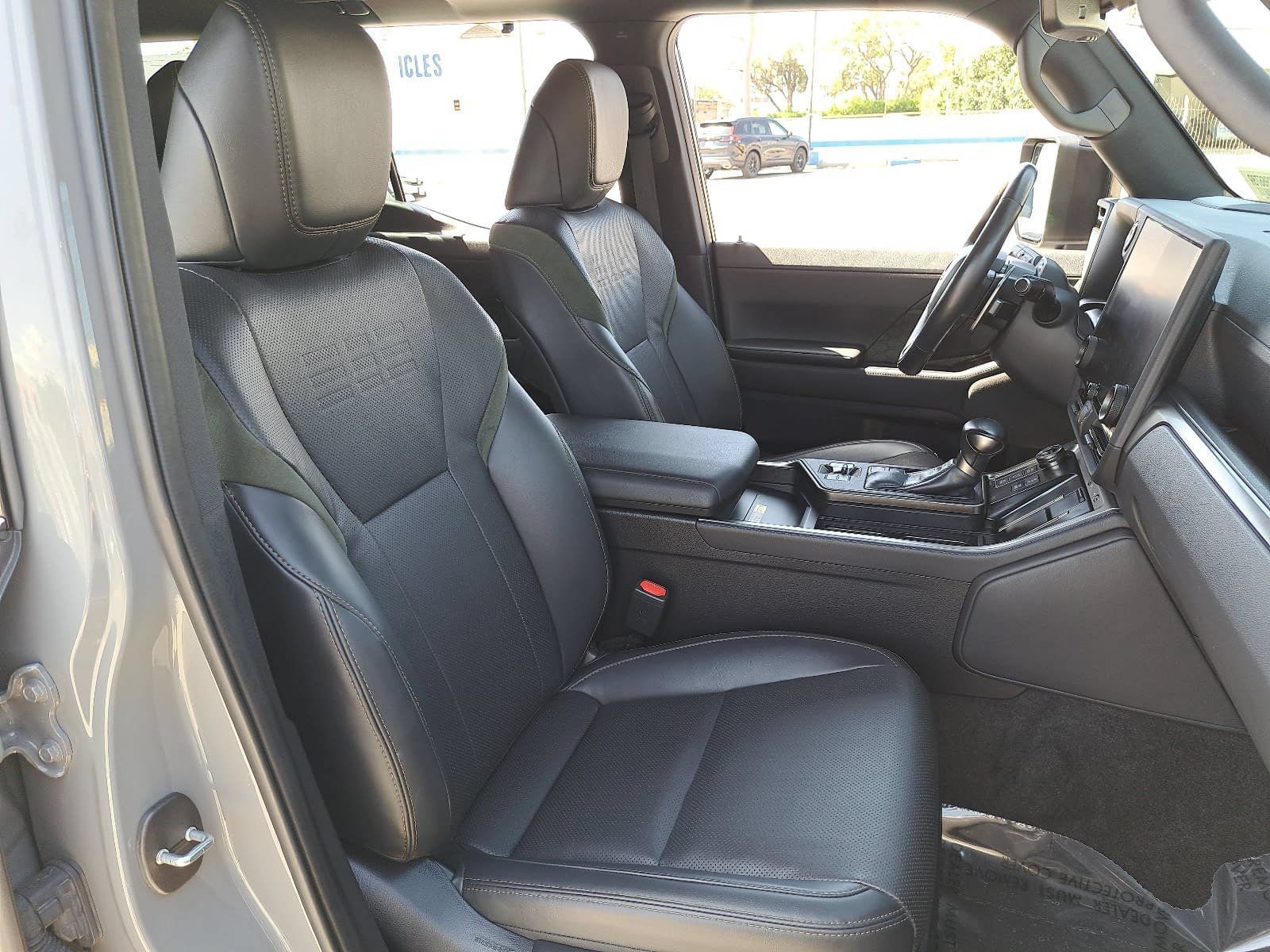 Used 2024 Lexus GX 550 AWD/4WD image 10