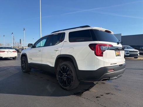 Used 2023 GMC Acadia SLT w/ Elevation Edition image 5