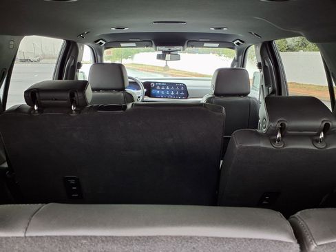 Used 2025 Chevrolet Tahoe Z71 image 31