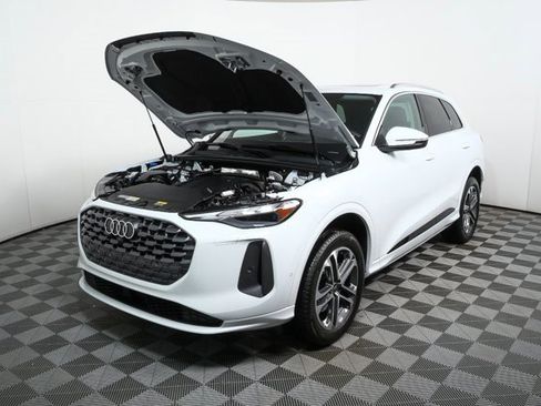 Certified 2025 Audi Q5 Premium w/ Convenience Package image 33