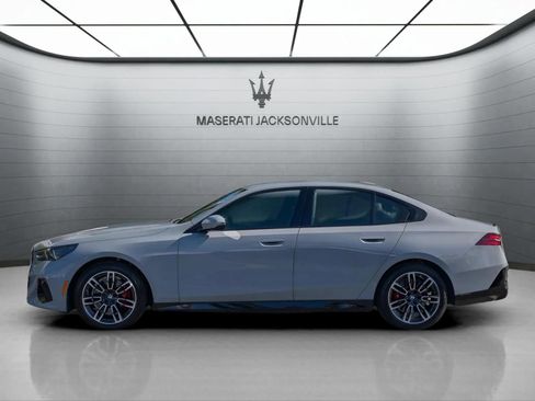 Used 2025 BMW 530i w/ M Sport Package RWD image 11