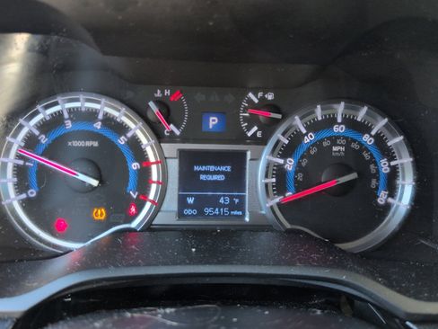 Used 2019 Toyota 4Runner SR5 Premium image 4