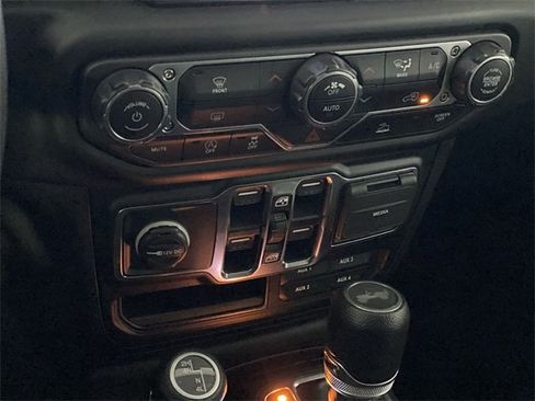 Used 2022 Jeep Wrangler Unlimited Sport w/ Xtreme Recon 35" Tire Package image 23