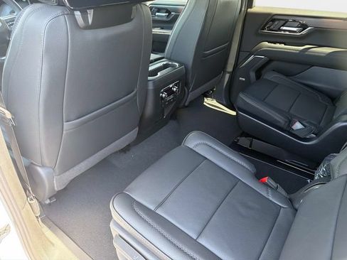 New 2026 GMC Yukon XL Denali w/ Denali Reserve Package AWD/4WD image 14