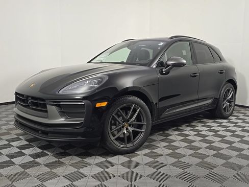Certified 2026 Porsche Macan Turbo AWD/4WD image 1