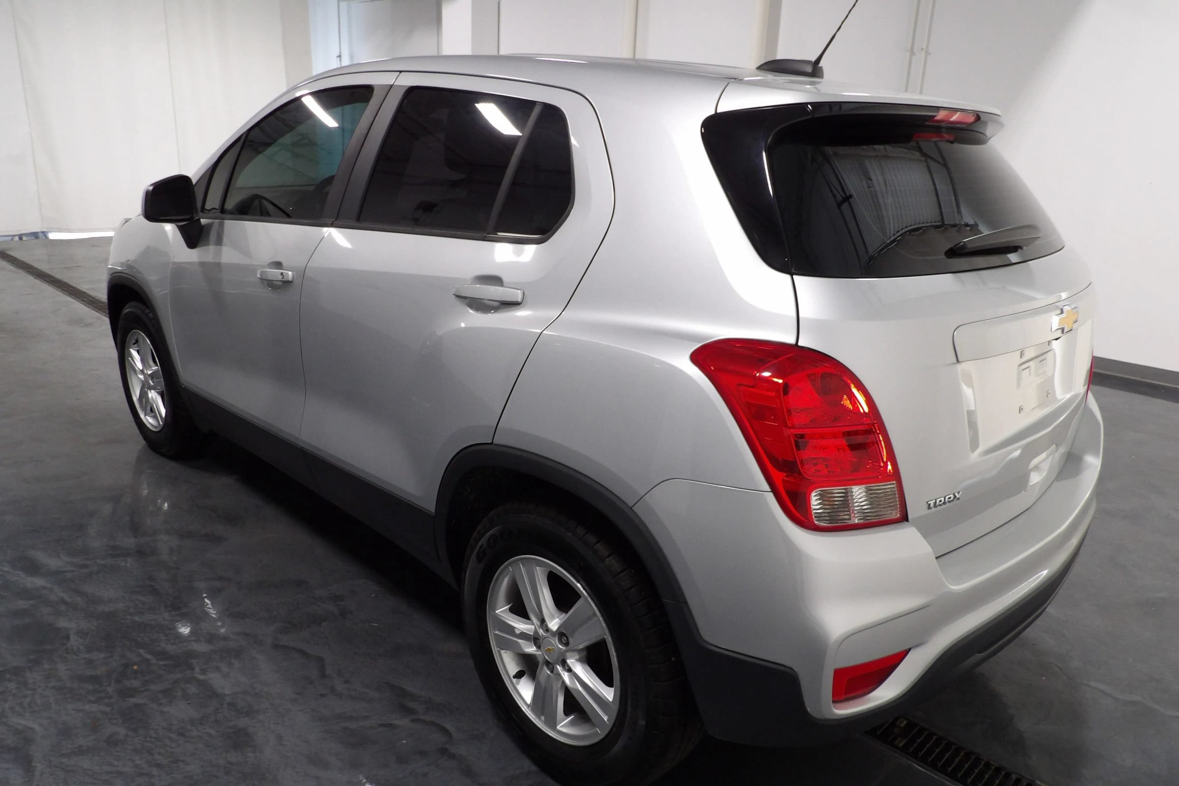 Used 2018 Chevrolet Trax LS FWD image 5