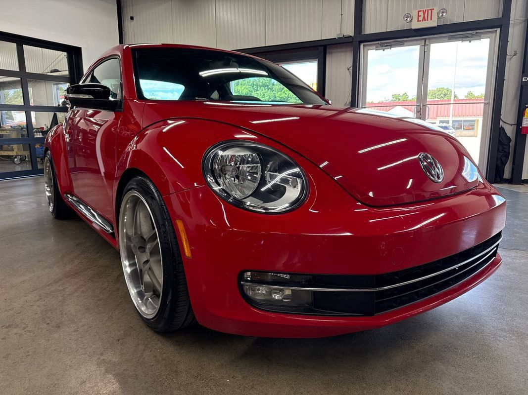 Used 2012 Volkswagen Beetle 2.0T FWD image 13