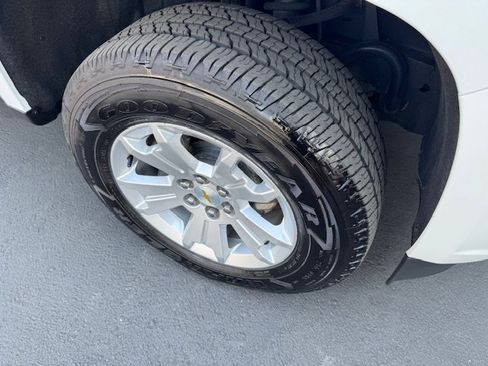 Used 2022 Chevrolet Colorado LT AWD/4WD image 25