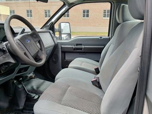 Used 2011 Ford F250 XL w/ PWR Equipment Group image 5