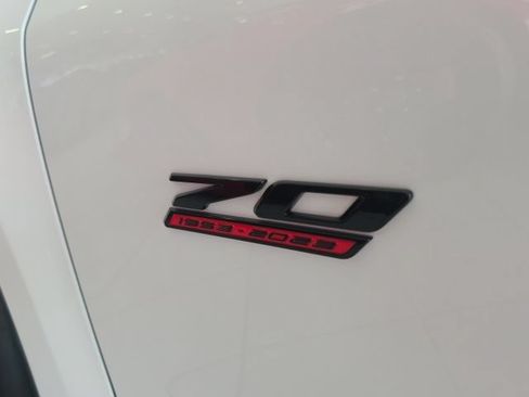 Used 2023 Chevrolet Corvette Z06 w/ Z07 Performance Package RWD image 9