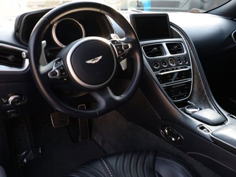 Used 2019 Aston Martin DB11 Volante image 3