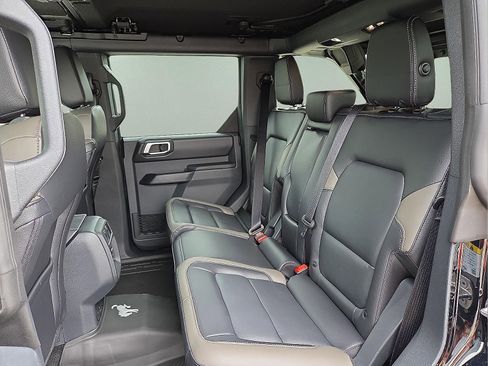 New 2026 Ford Bronco Outer Banks w/ Sasquatch Package AWD/4WD image 10