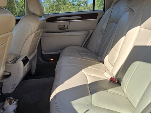 Used 2003 Lincoln Town Car Cartier RWD image 7