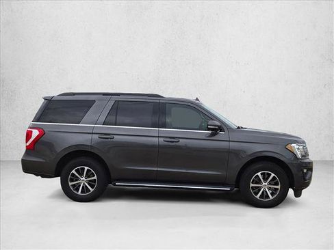 Used 2019 Ford Expedition XLT w/ Equipment Group 202A image 4