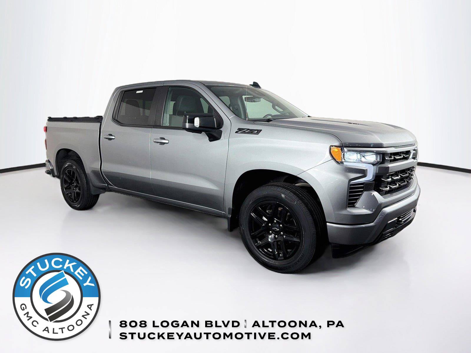 Used 2023 Chevrolet Silverado 1500 RST AWD/4WD image 1