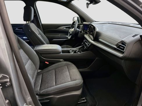 Used 2025 Chevrolet Traverse LT AWD/4WD image 34
