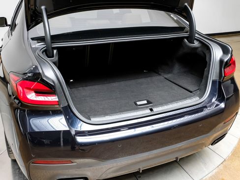 Used 2023 BMW 530e 530e iPerformance w/ M Sport Package image 53