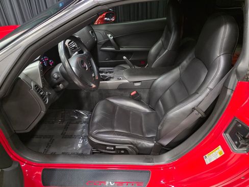 Used 2007 Chevrolet Corvette Coupe w/ Preferred Equipment Group RWD image 18