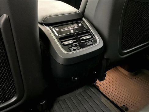 Certified 2023 Volvo XC60 B5 Ultimate w/ Climate Package image 32