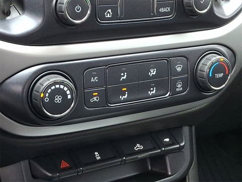 Used 2020 Chevrolet Colorado LT w/ LT Convenience Package image 16