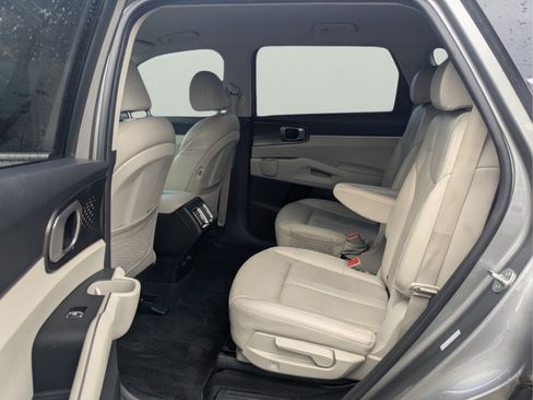Certified 2024 Kia Sorento EX FWD image 38