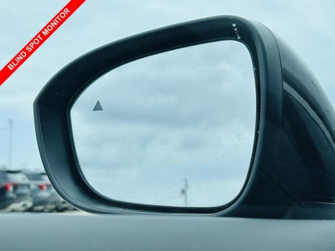 Used 2024 Nissan Rogue Platinum image 10