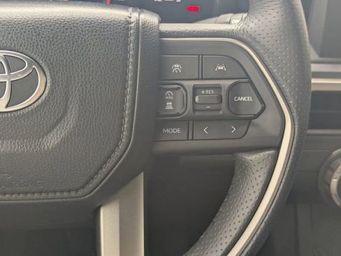 Used 2025 Toyota 4Runner SR5 RWD image 22