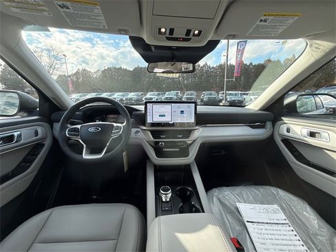 New 2026 Ford Explorer Active w/ Active Comfort Package image 16