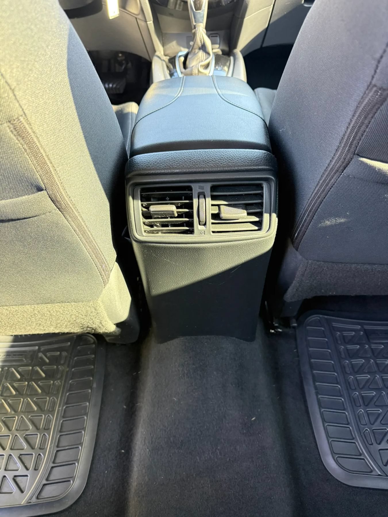Used 2018 Nissan Rogue S FWD image 11
