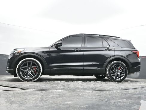 Used 2025 Ford Explorer ST image 27