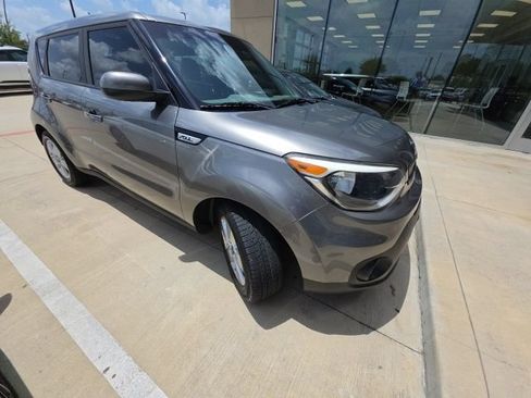 Used 2019 Kia Soul FWD image 2
