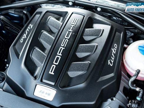 Used 2015 Porsche Macan Turbo image 32