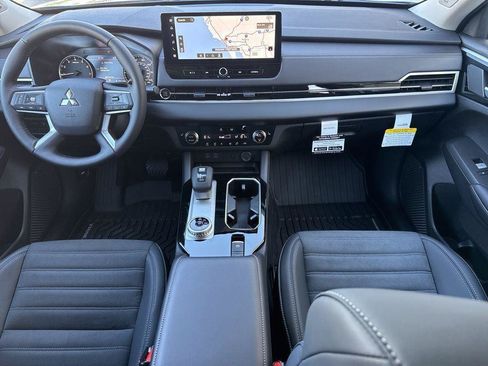 New 2026 Mitsubishi Outlander AWD image 26