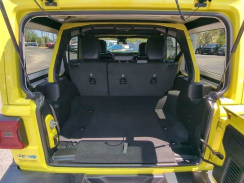 Used 2024 Jeep Wrangler Unlimited Sahara w/ Safety Group image 14