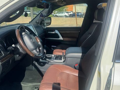 Used 2020 Toyota Land Cruiser AWD/4WD image 4