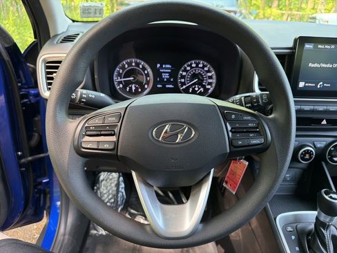 Used 2021 Hyundai Venue SE FWD image 18