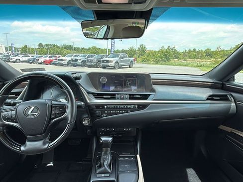 Used 2019 Lexus ES 350 w/ Premium Package FWD image 25