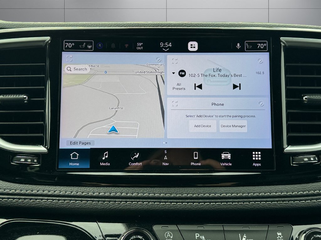 Used 2025 Chrysler Pacifica Limited FWD image 21