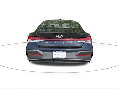 New 2026 Hyundai Elantra SE FWD image 4