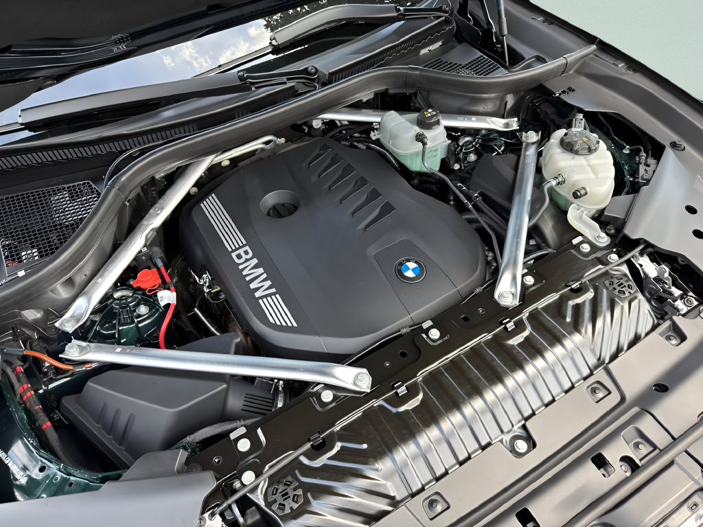 New 2027 BMW X5 M xDrive40i w/ M Sport Professional Package AWD/4WD image 24
