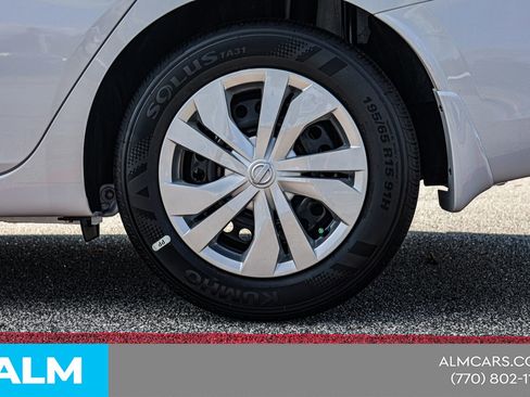 Used 2025 Nissan Versa S w/ Trunk Package image 17