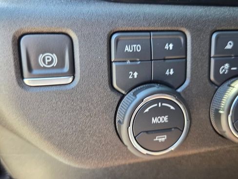 Used 2025 Chevrolet Silverado 2500 LTZ AWD/4WD image 32